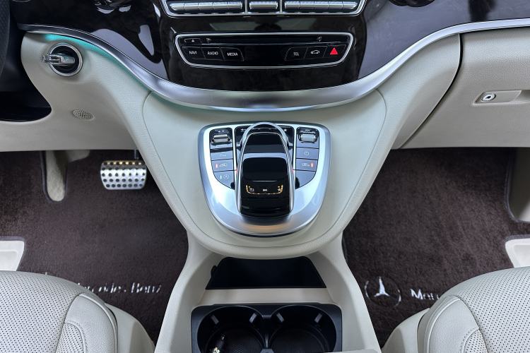 Used Mercedes-Benz V-Class 2017 V 260 Prestige Edition Interior 7
