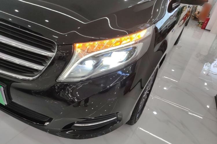 Used Mercedes-Benz V-Class 2017 V 260 L Prestige Extended Edition Left Front Headlight