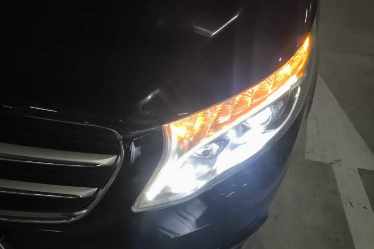 Used Mercedes-Benz V-Class 2017 2.0T Basic Extended Middle East Left Front Headlight