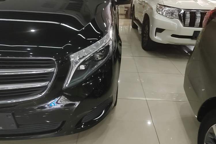 Used Mercedes-Benz V-Class 2017 V 260 Avantgarde Edition Left Front Headlight