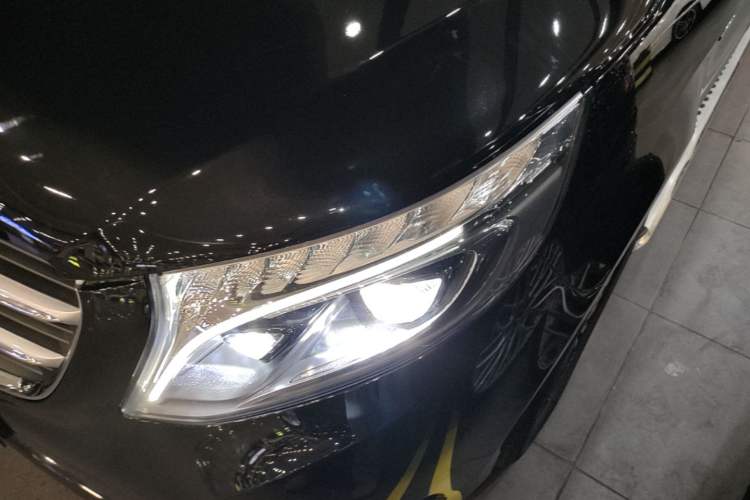 Used Mercedes-Benz V-Class 2017 V 260 L Prestige Extended Edition Left Front Headlight