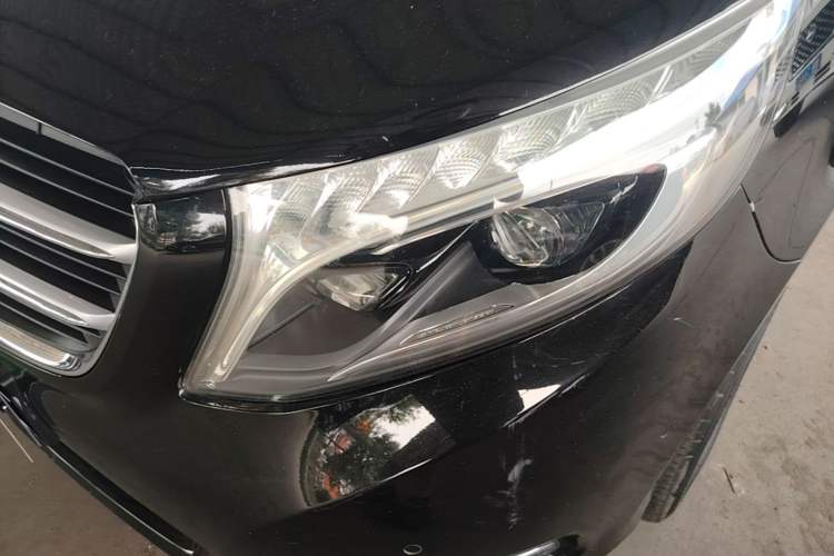 Used Mercedes-Benz V-Class 2017 V 260 L Prestige Extended Edition Left Front Headlight