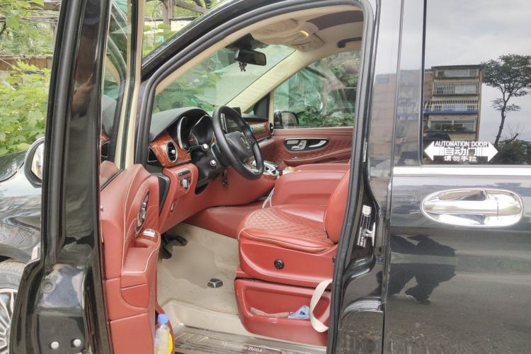 Used Mercedes-Benz V-Class 2017 V 260 L Prestige Extended Edition Left Front Seat