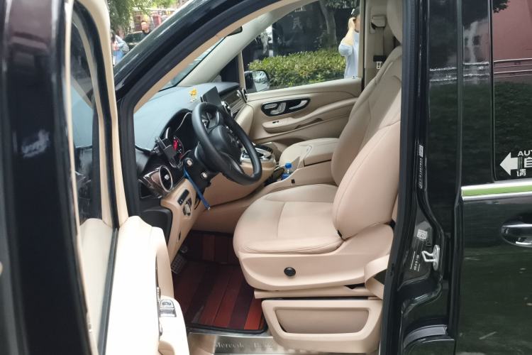 Used Mercedes-Benz V-Class 2017 V 260 L Prestige Extended Edition Left Front Seat