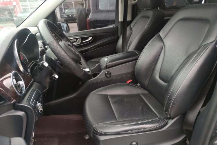 Used Mercedes-Benz V-Class 2017 V 260 L Prestige Extended Edition Left Front Seat