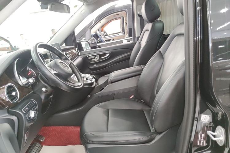 Used Mercedes-Benz V-Class 2017 V 260 L Prestige Extended Edition Left Front Seat
