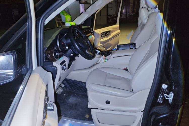 Used Mercedes-Benz V-Class 2017 V 260 L Prestige Extended Edition Left Front Seat