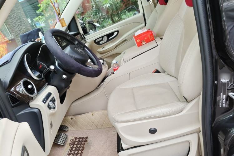 Used Mercedes-Benz V-Class 2017 V 260 L Prestige Extended Edition Left Front Seat