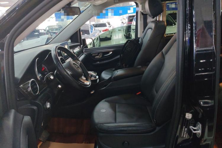 Used Mercedes-Benz V-Class 2017 V 260 Avantgarde Edition Left Front Seat