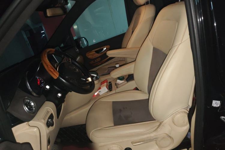 Used Mercedes-Benz V-Class  Left Front Seat