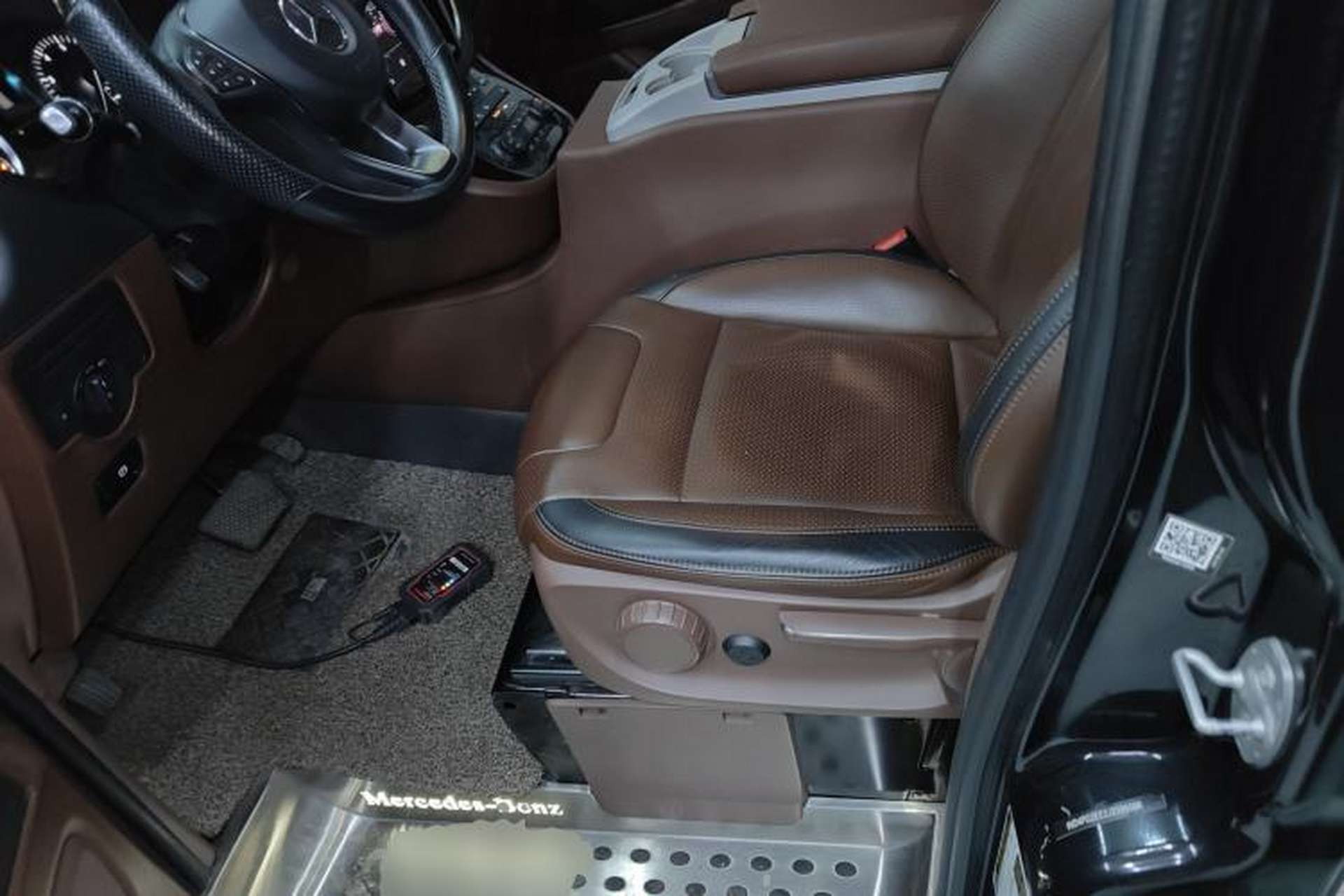 Used Mercedes-Benz V-Class  Left Front Seat