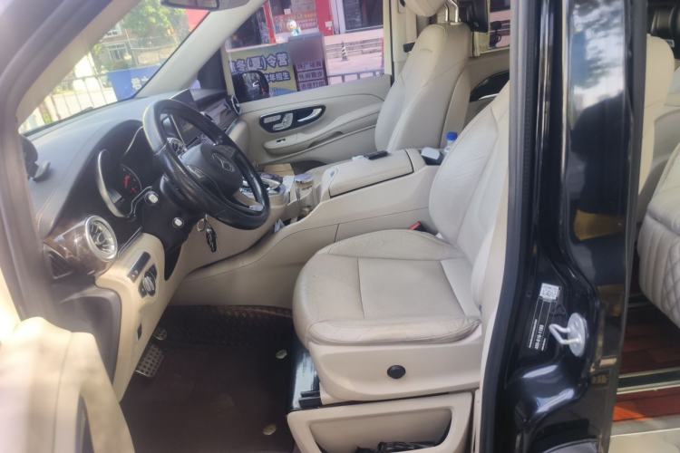 Used Mercedes-Benz V-Class 2017 V 260 L Prestige Extended Edition Left Front Seat