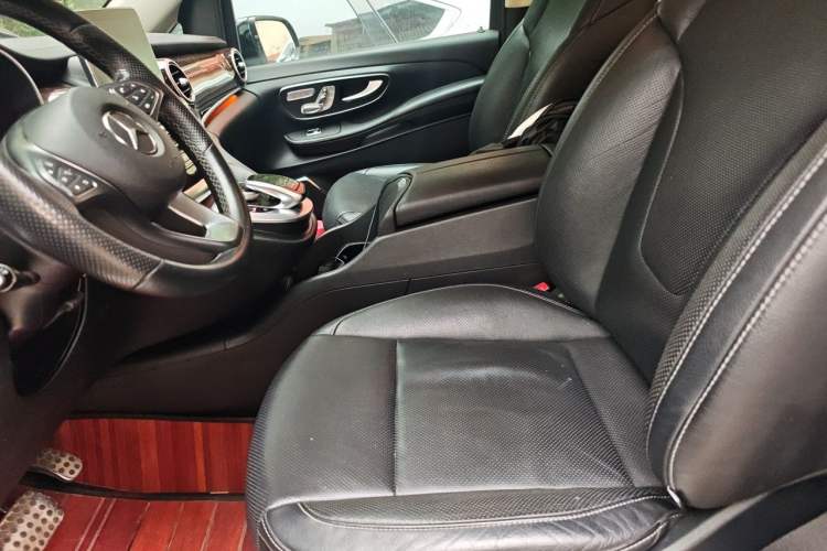 Used Mercedes-Benz V-Class 2017 V 260 L Prestige Extended Edition Left Front Seat