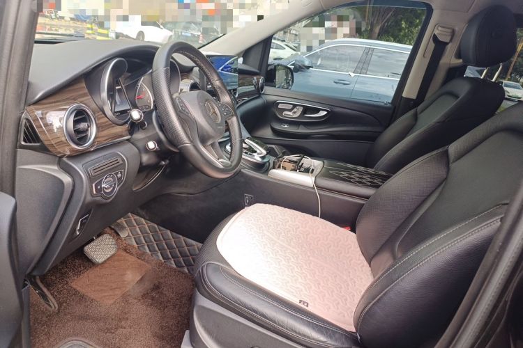 Used Mercedes-Benz V-Class 2017 V 260 Avantgarde Edition Left Front Seat
