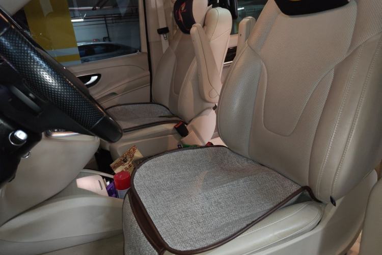 Used Mercedes-Benz V-Class 2017 V 260 Avantgarde Edition Left Front Seat