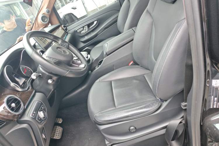 Used Mercedes-Benz V-Class 2017 V 260 L Prestige Extended Edition Left Front Seat