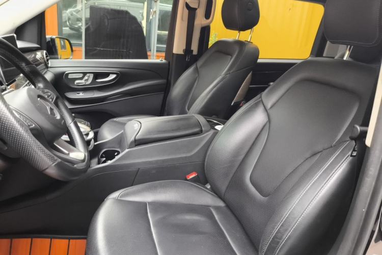 Used Mercedes-Benz V-Class 2017 V 260 Avantgarde Edition Left Front Seat