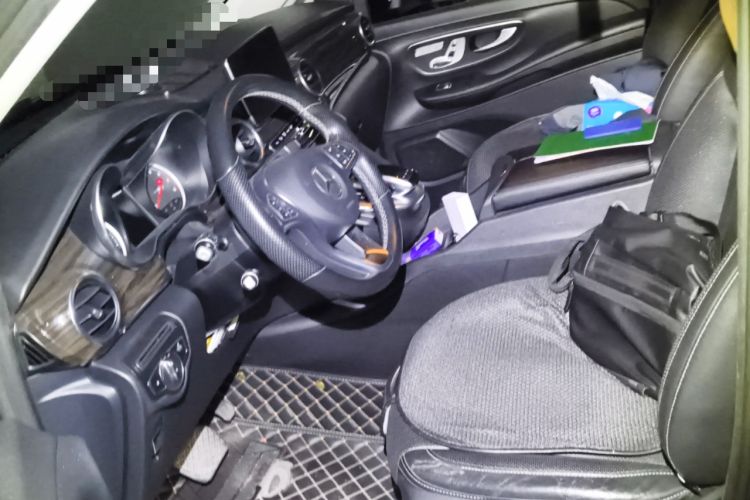 Used Mercedes-Benz V-Class 2017 V 260 Avantgarde Edition Left Front Seat