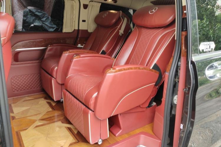 Used Mercedes-Benz V-Class 2017 V 260 L Prestige Extended Edition Left Rear Seat