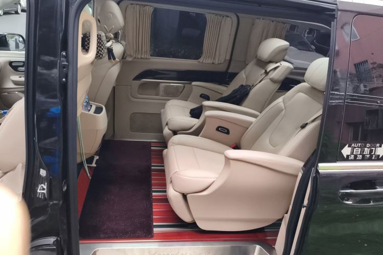 Used Mercedes-Benz V-Class 2017 V 260 L Prestige Extended Edition Left Rear Seat