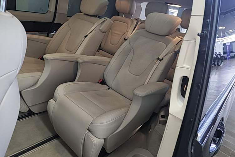 Used Mercedes-Benz V-Class 2017 V 260 Prestige Edition Left Rear Seat