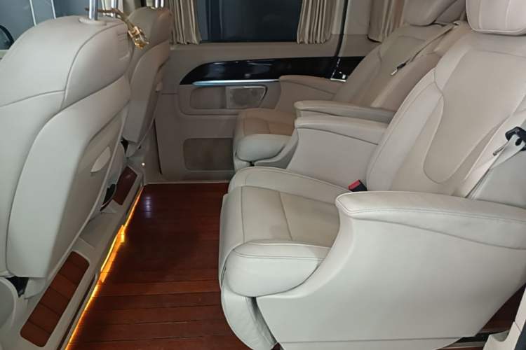 Used Mercedes-Benz V-Class 2017 V 260 L Prestige Extended Edition Left Rear Seat