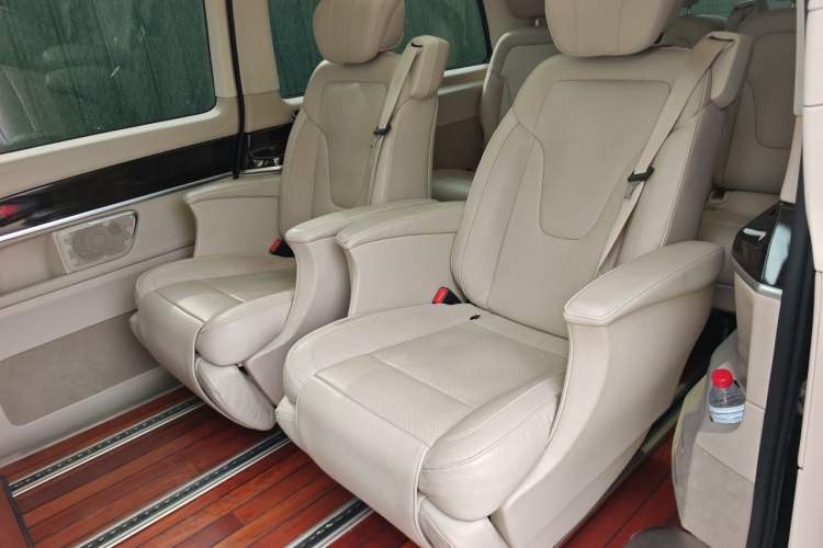 Used Mercedes-Benz V-Class 2017 V 260 L Prestige Extended Edition Left Rear Seat