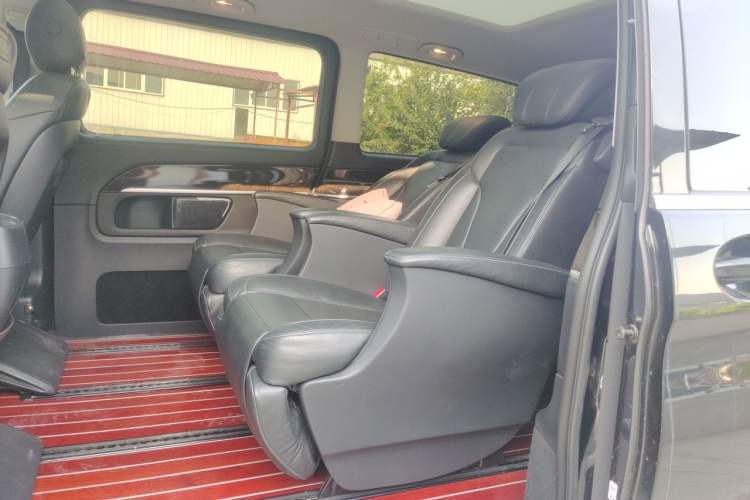 Used Mercedes-Benz V-Class 2017 V 260 L Prestige Extended Edition Left Rear Seat