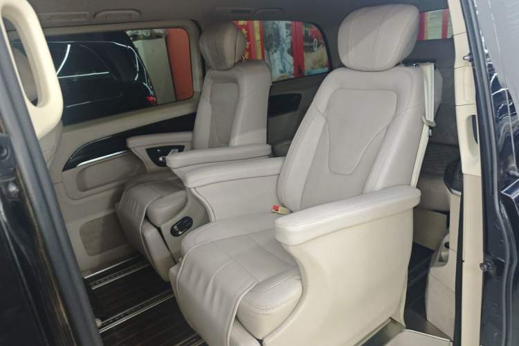 Used Mercedes-Benz V-Class 2017 V 260 Prestige Edition Left Rear Seat