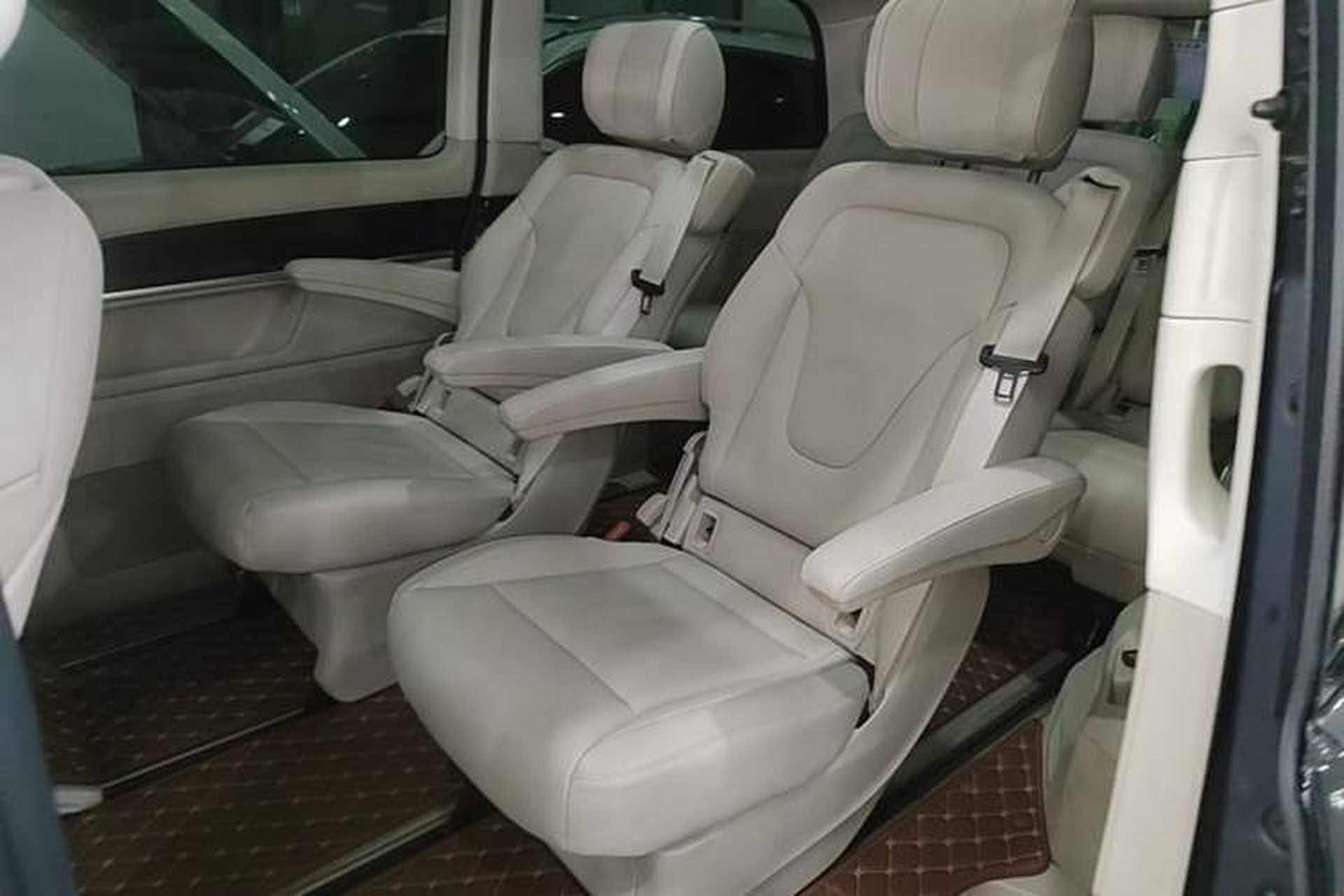 Used Mercedes-Benz V-Class 2017 V 260 Avantgarde Edition Left Rear Seat