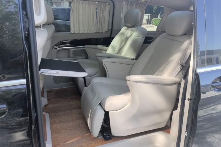 Used Mercedes-Benz V-Class 2017 V 260 L Prestige Extended Edition Left Rear Seat