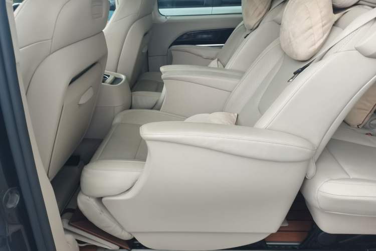 Used Mercedes-Benz V-Class 2017 V 260 Prestige Edition Left Rear Seat