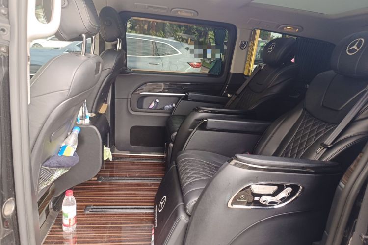 Used Mercedes-Benz V-Class 2017 V 260 Avantgarde Edition Left Rear Seat
