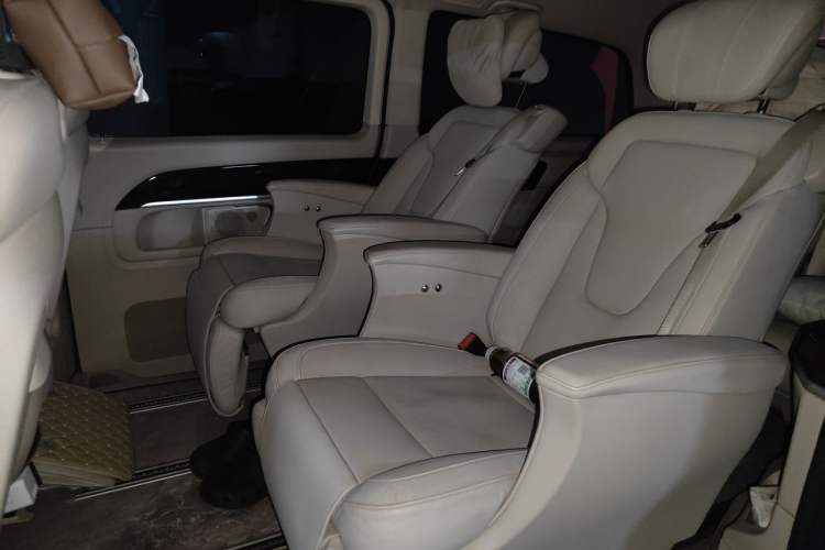 Used Mercedes-Benz V-Class 2017 V 260 L Prestige Extended Edition Left Rear Seat