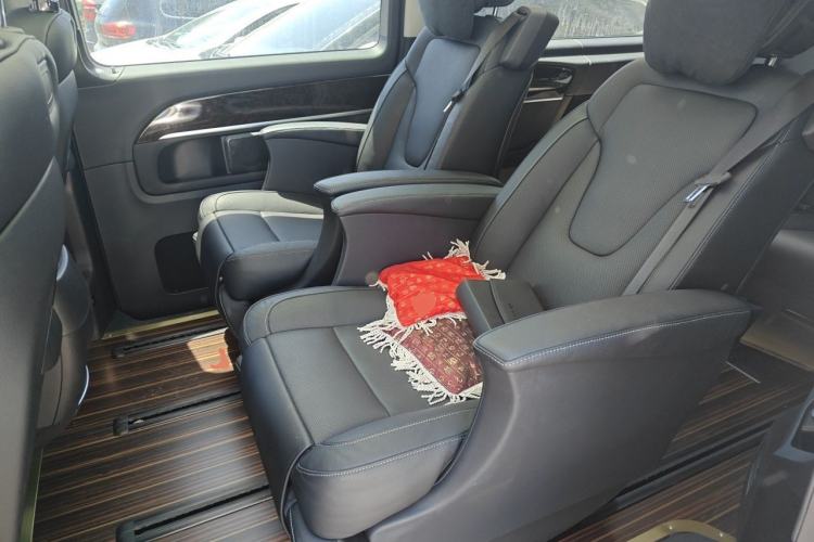 Used Mercedes-Benz V-Class 2017 V 260 L Prestige Extended Edition Left Rear Seat