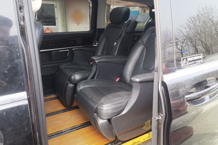 Used Mercedes-Benz V-Class 2017 V 260 Prestige Edition Left Rear Seat