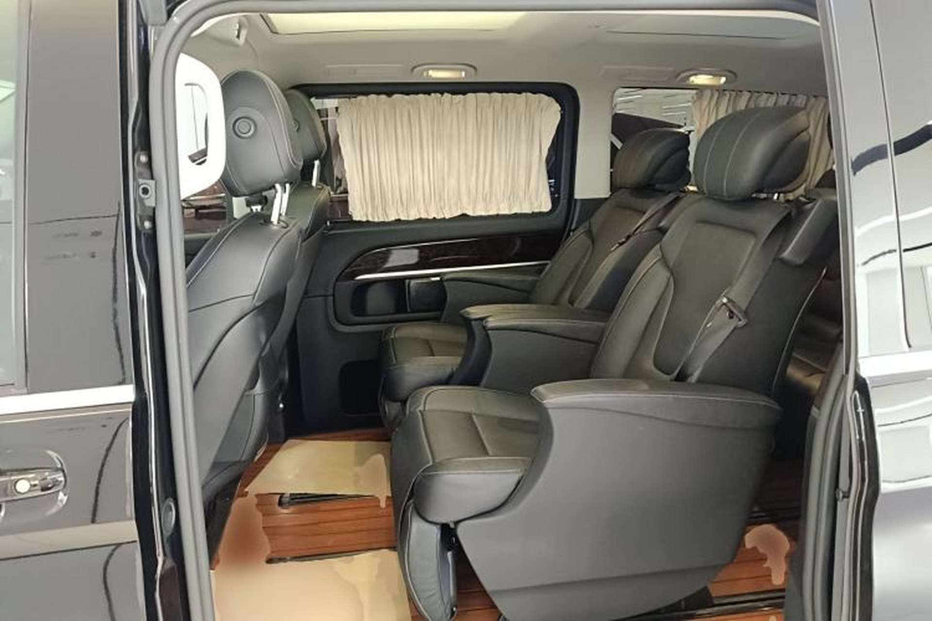 Used Mercedes-Benz V-Class 2017 V 260 L Prestige Extended Edition Left Rear Seat
