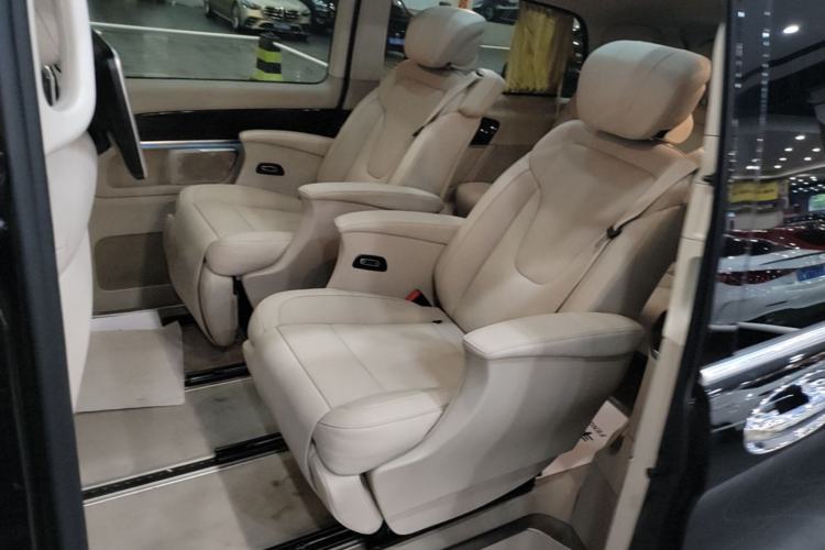 Used Mercedes-Benz V-Class 2017 V 260 L Prestige Extended Edition Left Rear Seat