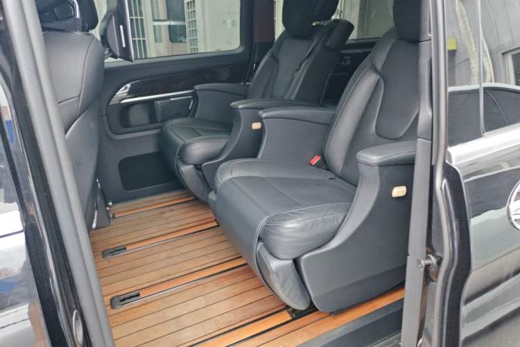 Used Mercedes-Benz V-Class 2017 V 260 L Prestige Extended Edition Left Rear Seat