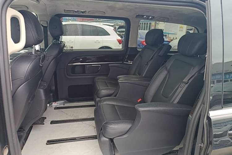 Used Mercedes-Benz V-Class 2017 V 260 L Prestige Extended Edition Left Rear Seat