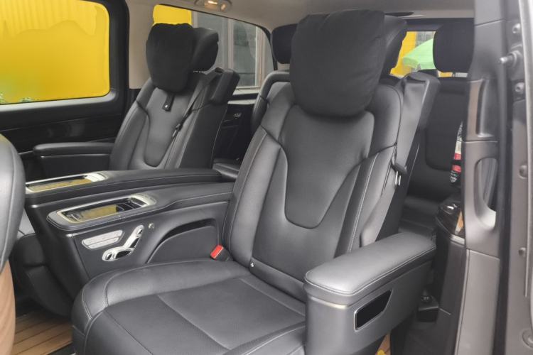 Used Mercedes-Benz V-Class 2017 V 260 Avantgarde Edition Left Rear Seat