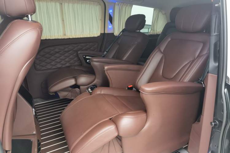 Used Mercedes-Benz V-Class 2017 V250 2.0T U.S. Spec Left Rear Seat