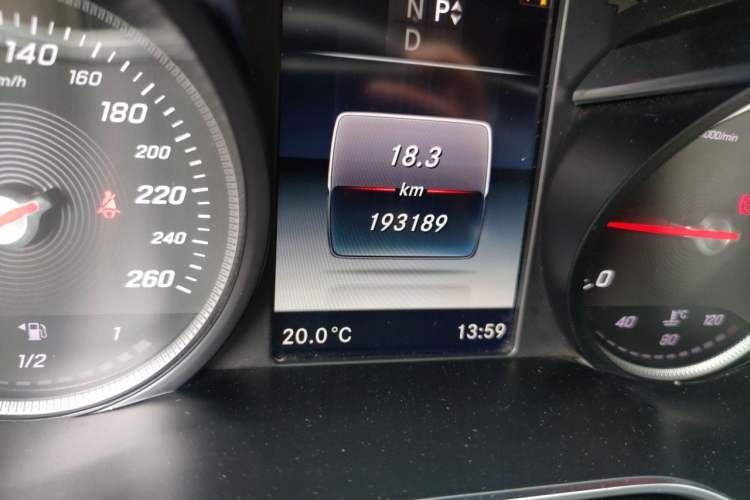 Used Mercedes-Benz V-Class 2017 V 260 L Prestige Extended Edition Odometer Close Up