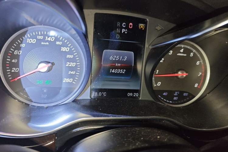Used Mercedes-Benz V-Class 2017 V 260 L Prestige Extended Edition Odometer Close Up