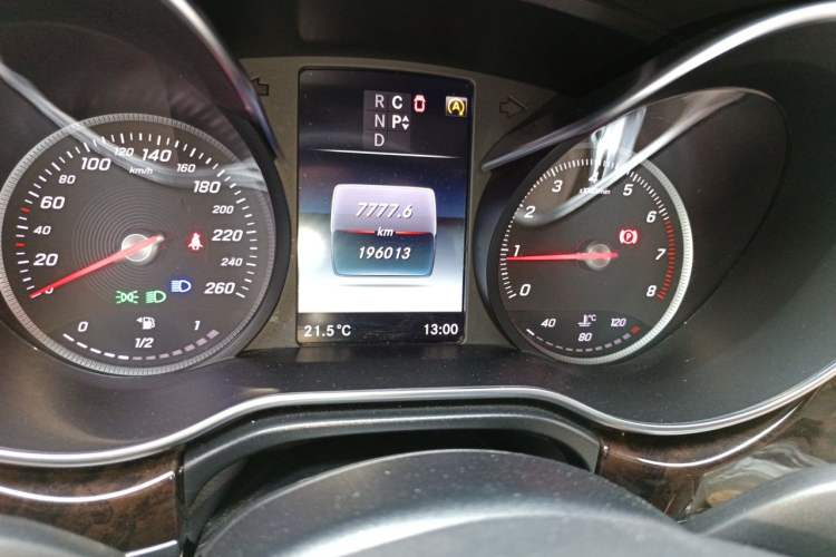 Used Mercedes-Benz V-Class 2017 V 260 L Prestige Extended Edition Odometer Close Up