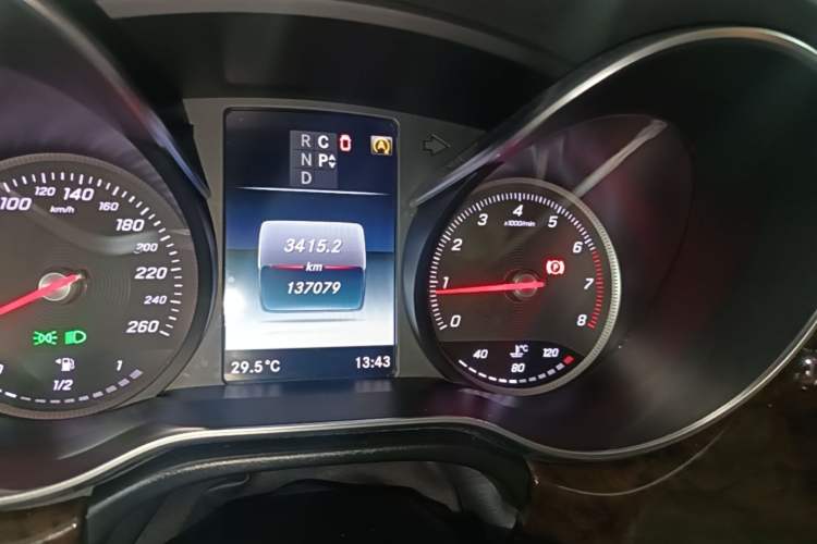 Used Mercedes-Benz V-Class 2017 V 260 L Prestige Extended Edition Odometer Close Up