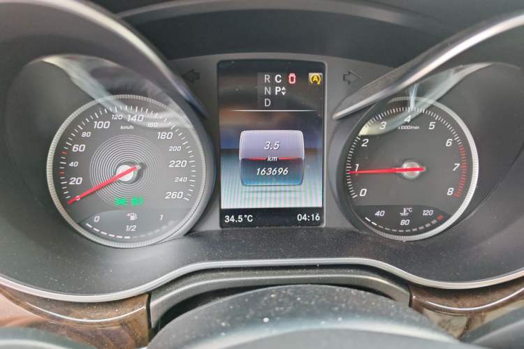 Used Mercedes-Benz V-Class 2017 V 260 L Prestige Extended Edition Odometer Close Up