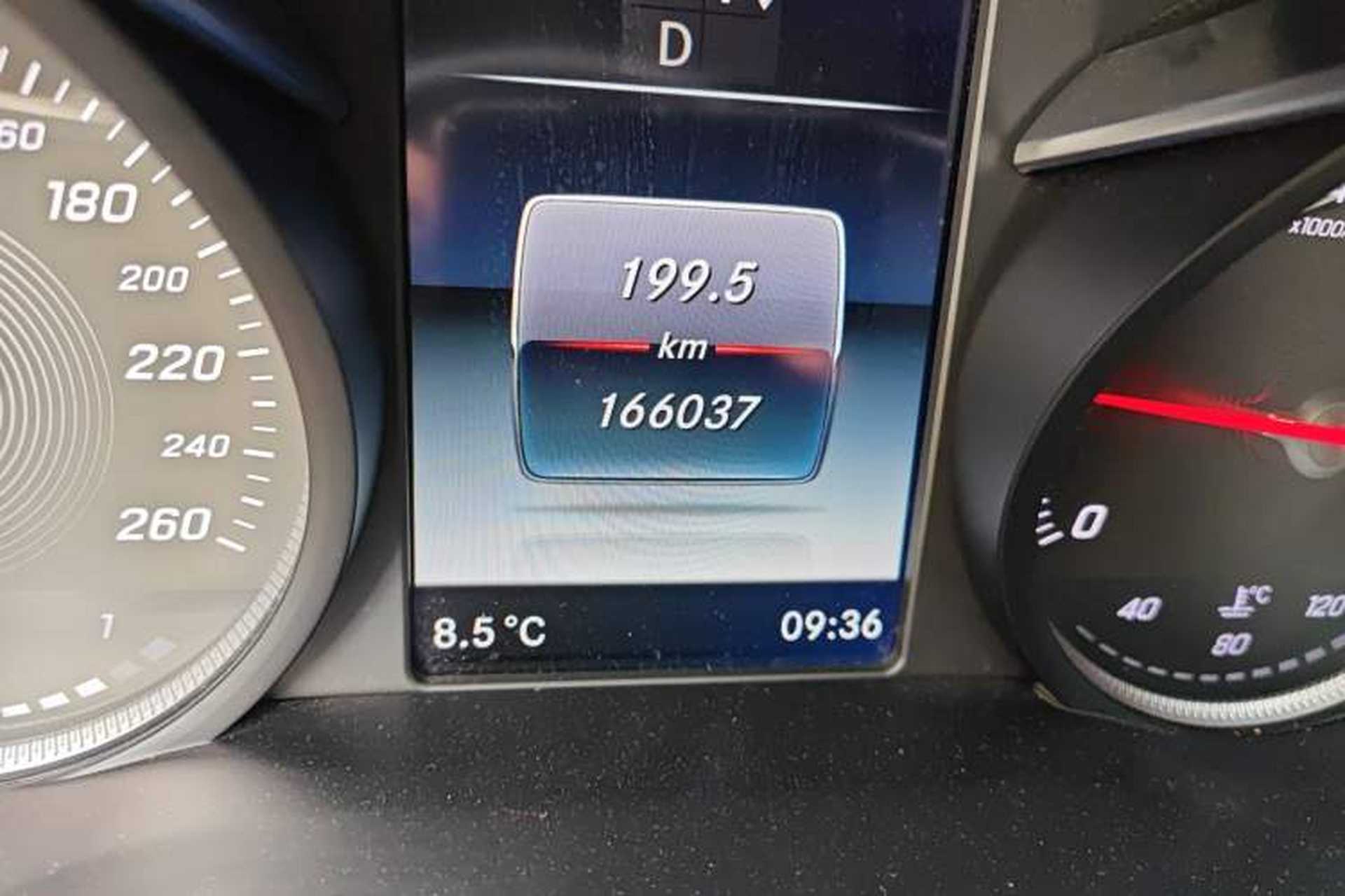 Used Mercedes-Benz V-Class 2017 V 260 L Prestige Extended Edition Odometer Close Up