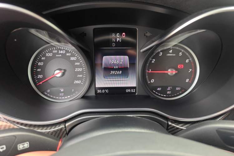 Used Mercedes-Benz V-Class 2017 V 260 L Prestige Extended Edition Odometer Close Up