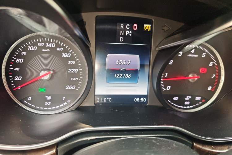Used Mercedes-Benz V-Class 2017 V 260 L Prestige Extended Edition Odometer Close Up